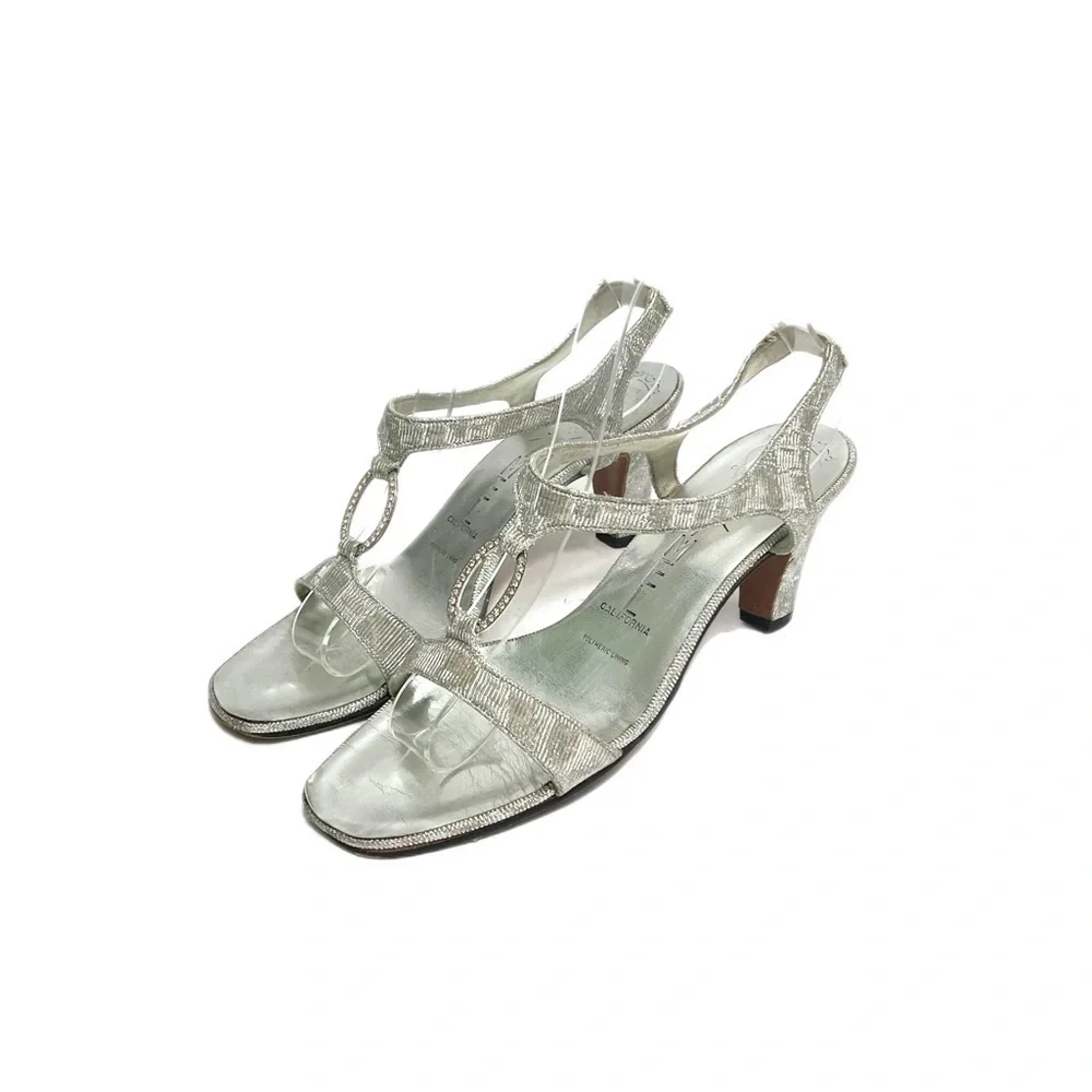 Vintage 1960s silver lamé fabric strappy rhinestone ring open toe dress heels